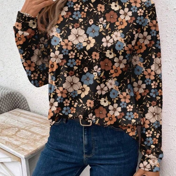Tops - Floral Long Sleeve Top